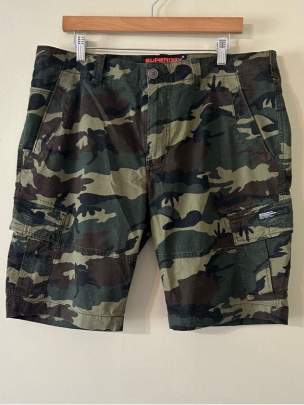 New Superdry Core Cargo Shorts Camo 38 10” Inseam 7 Pocket Utility New With Tag